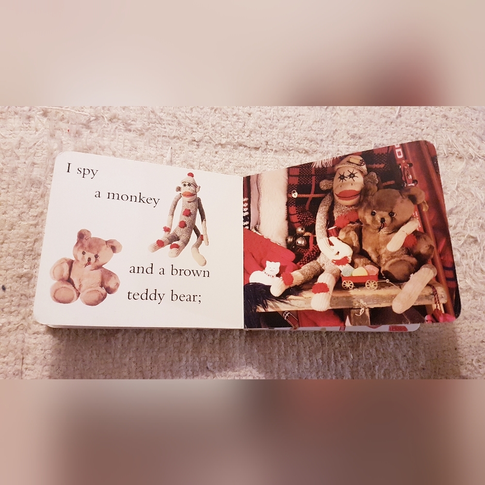 2006 I Spy Little Christmas Book - Picture 8 of 16
